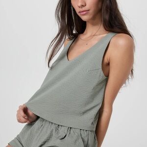 Vuori Villa Textured Crop Tank